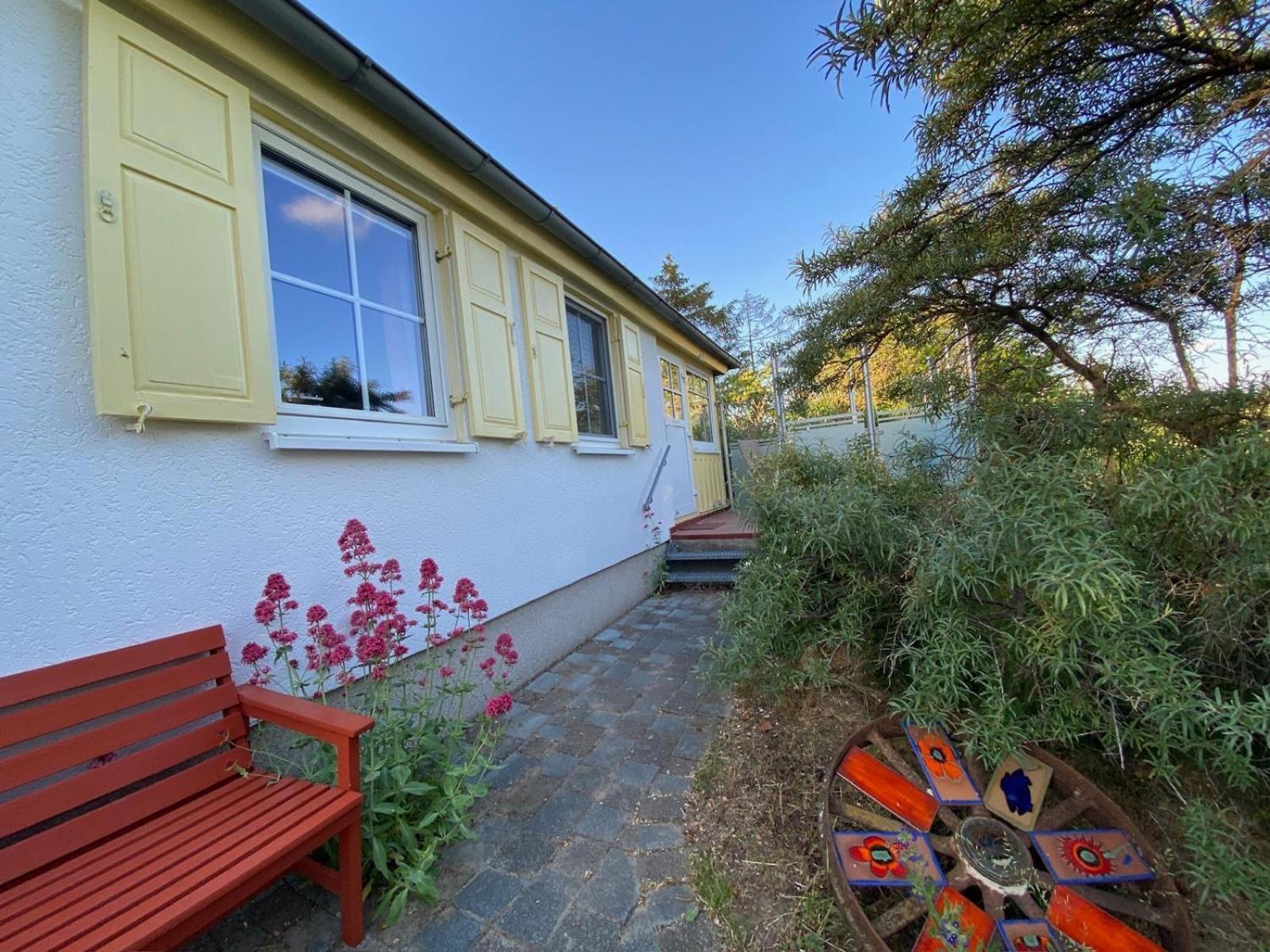 Uns Gartenhus Mit Blick Auf Das Meer Thiessow Exterior foto